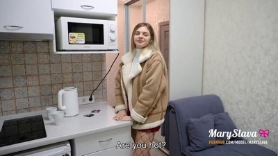 Красивые девушки, Молодые,
