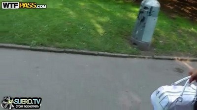 Нудисты и на улице,