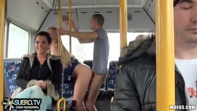 Нудисты и на улице,