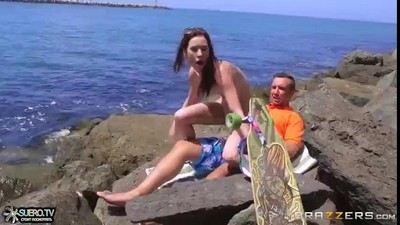 Нудисты и на улице,