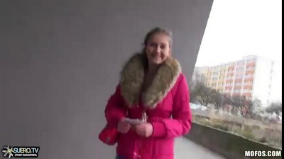 Нудисты и на улице,