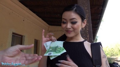 Азиатки, Минет, Нудисты и на улице, Звёзды,